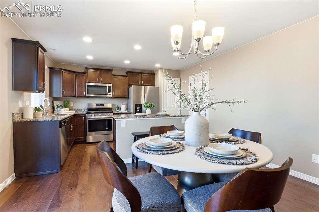 Image 7 of 38: Dining Area