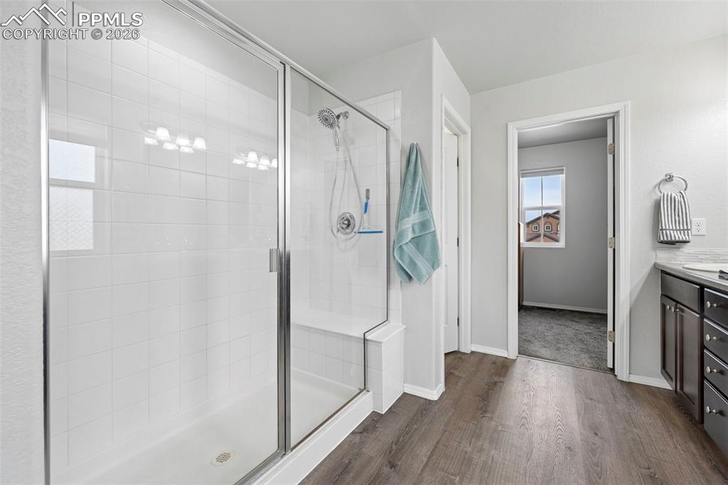 Image 20 of 41: Bathroom