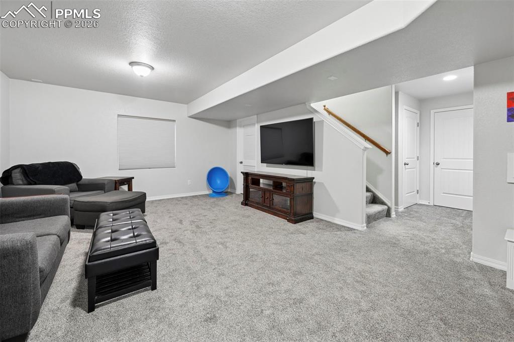 Image 28 of 41: Living Room