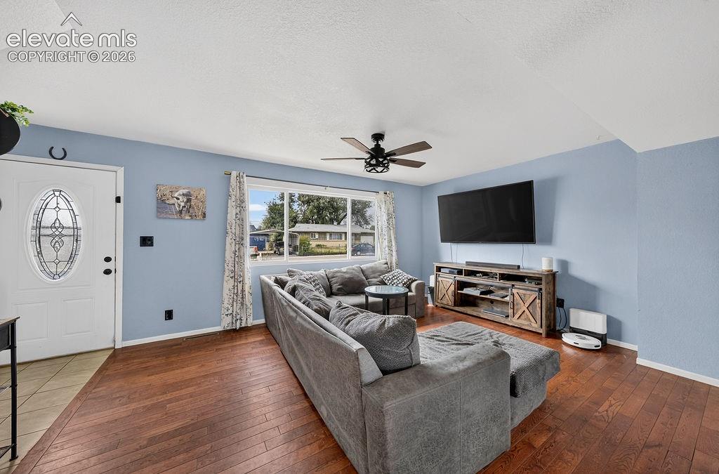Image 4 of 36: Living Room