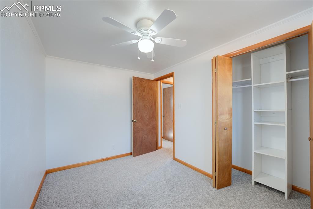 Image 37 of 50: Bedroom