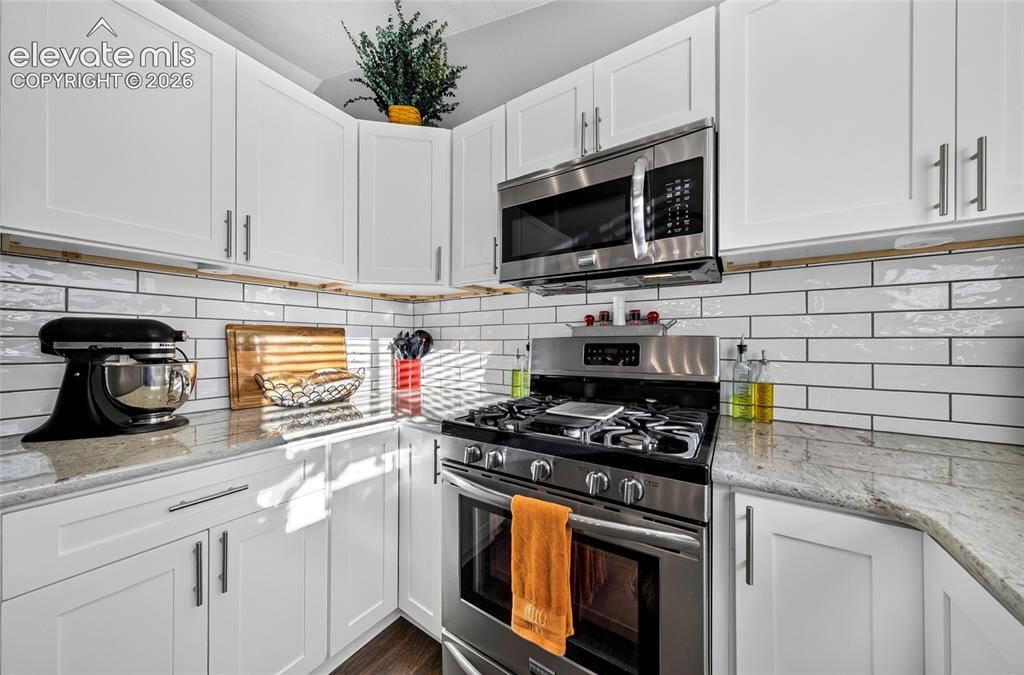 Image 11 of 43: Kitchen