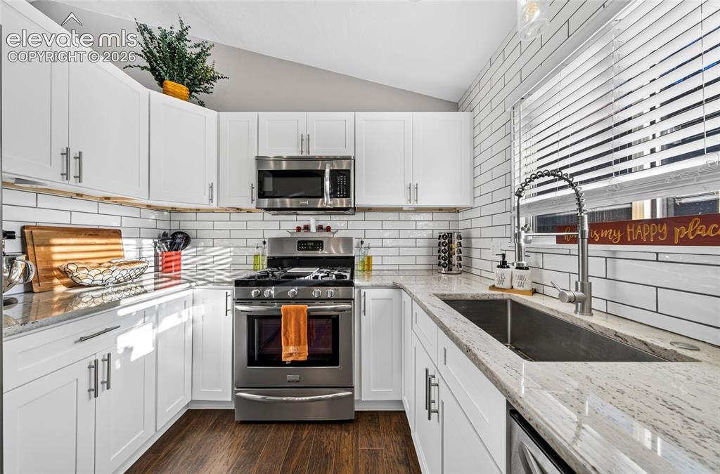 Image 12 of 43: Kitchen