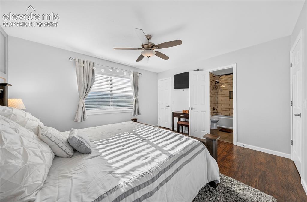 Image 16 of 43: Bedroom