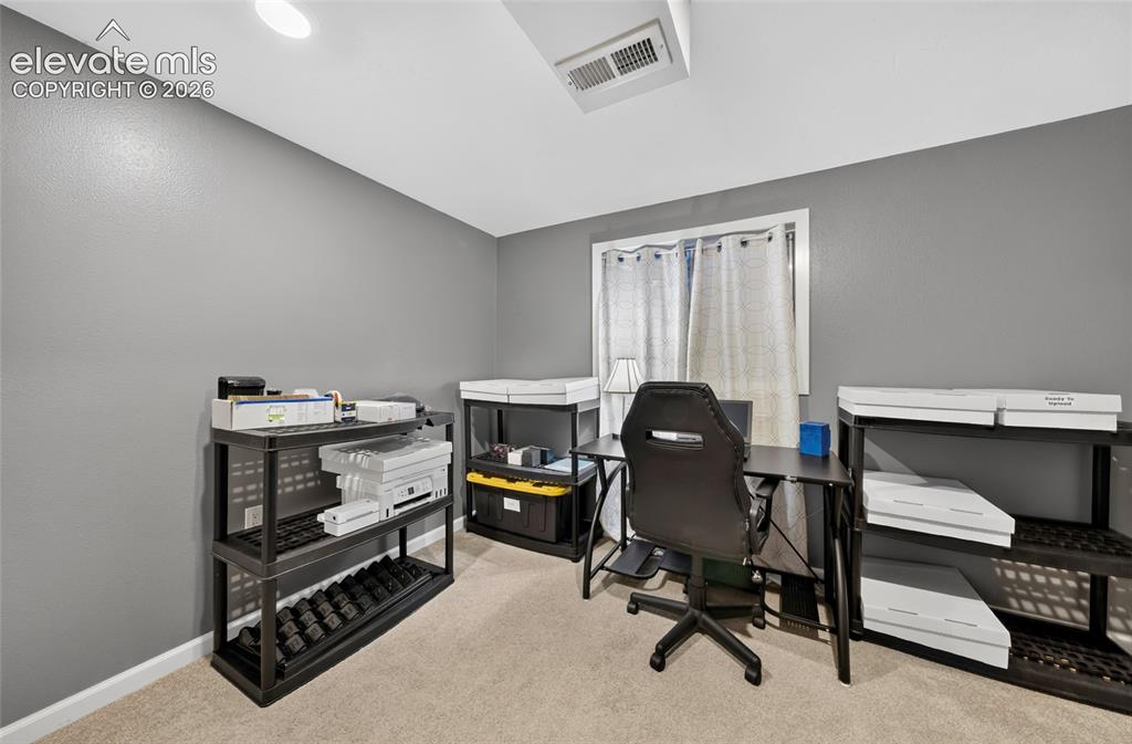 Image 23 of 43: Office