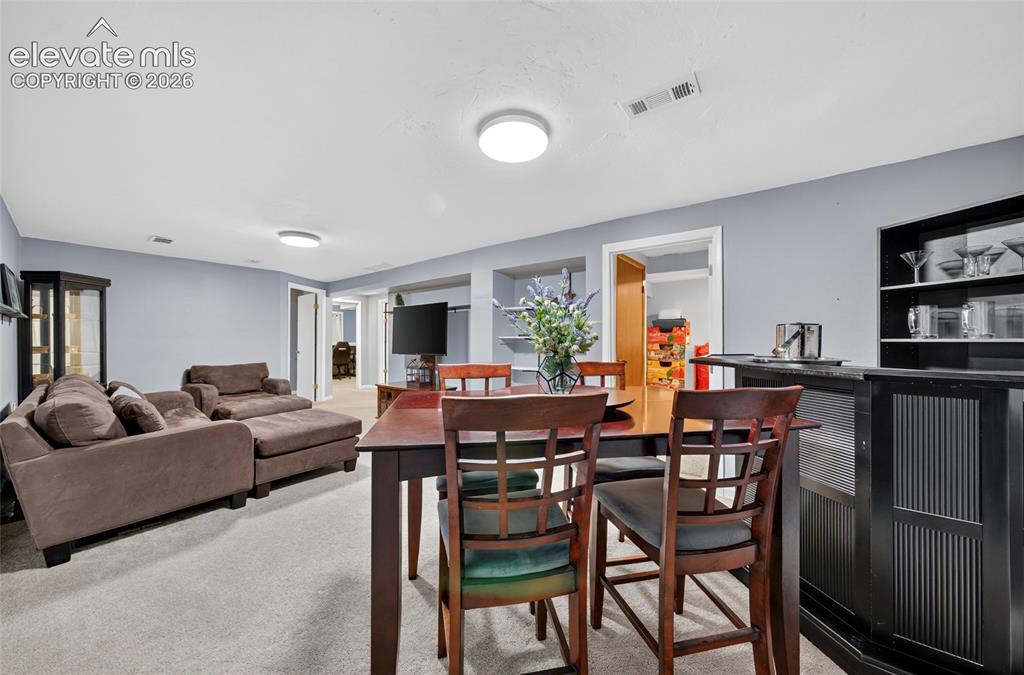 Image 34 of 43: Dining Area