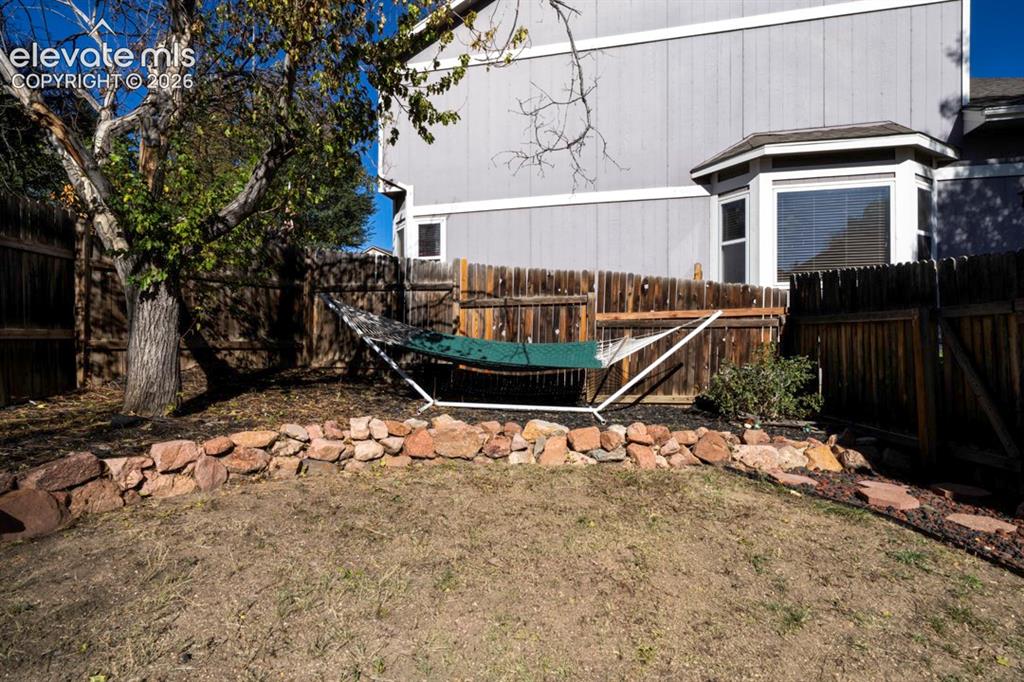 Image 36 of 43: Yard