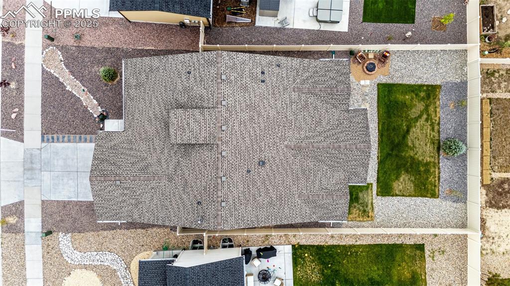 Image 37 of 41: Aerial view of property and surrounding area