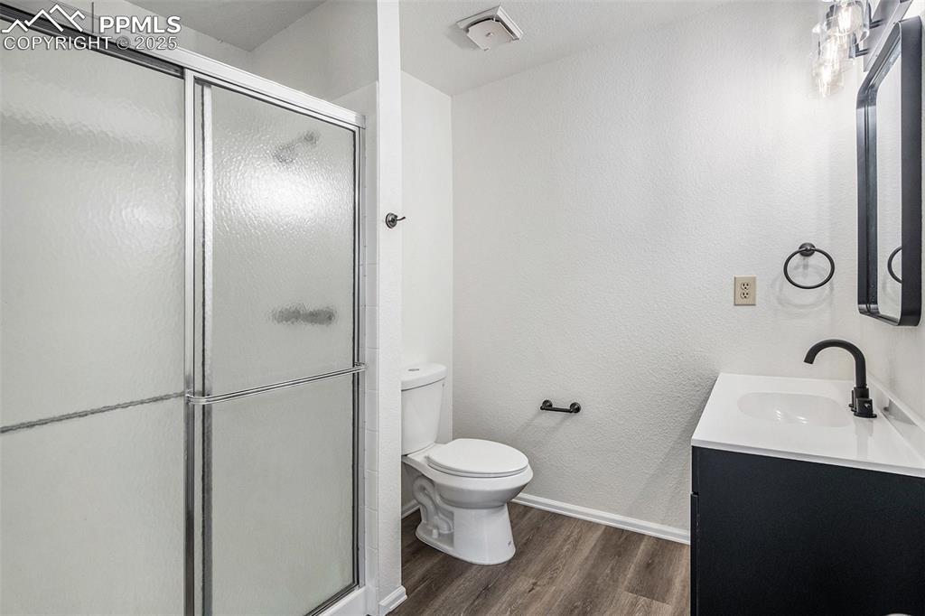 Image 20 of 30: Bathroom