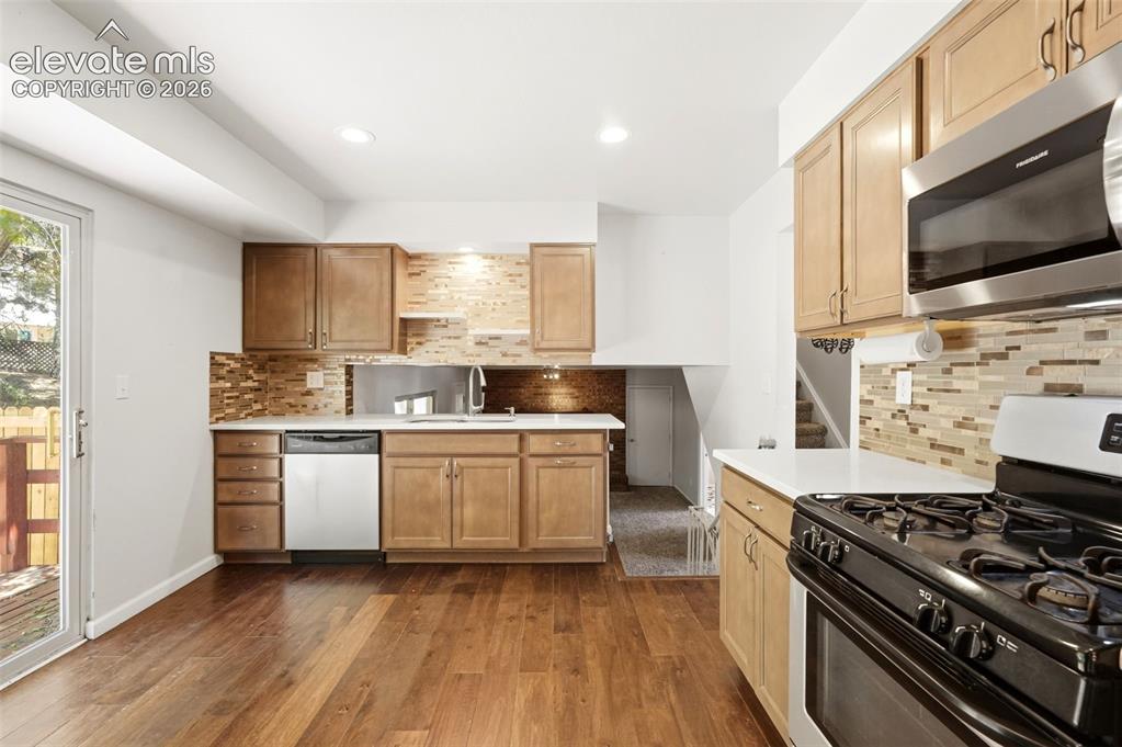 Image 11 of 38: Kitchen