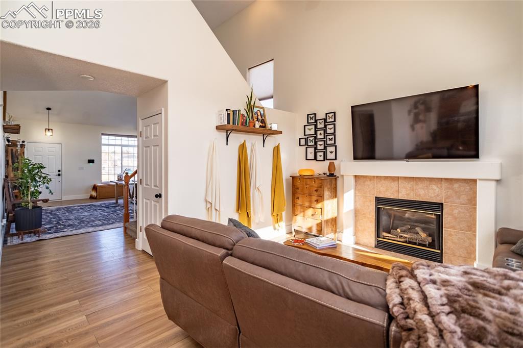 Image 15 of 47: Open and Bright