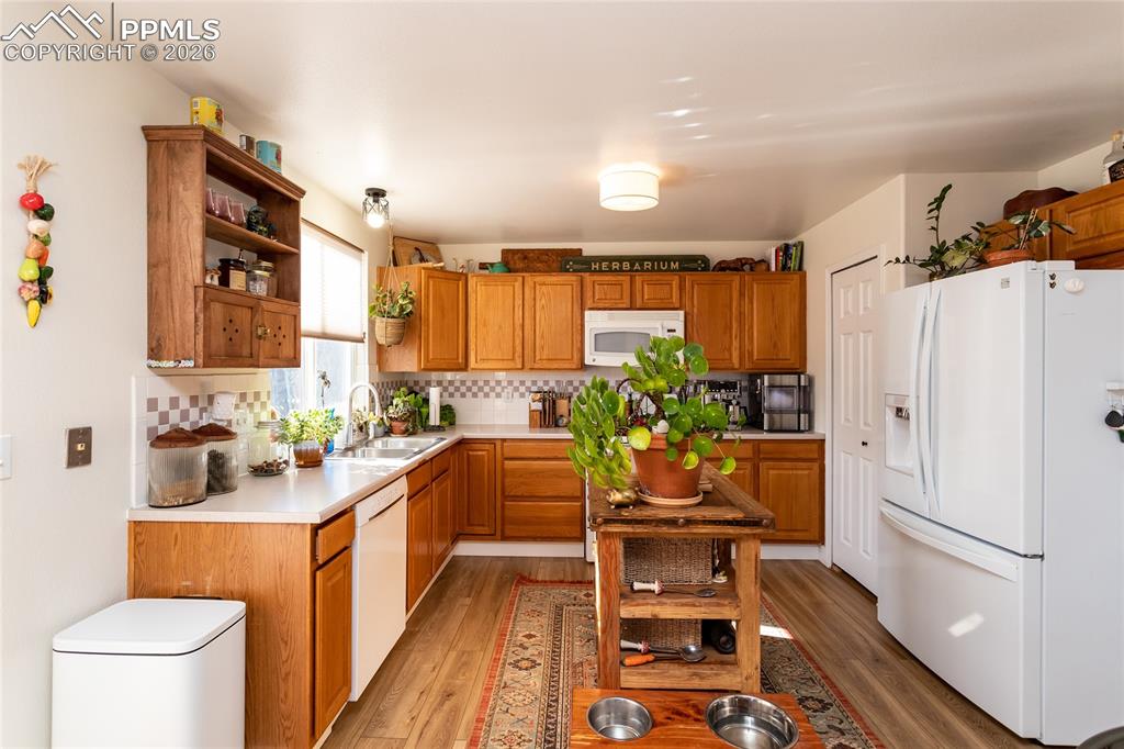 Image 9 of 47: Great Kitchen