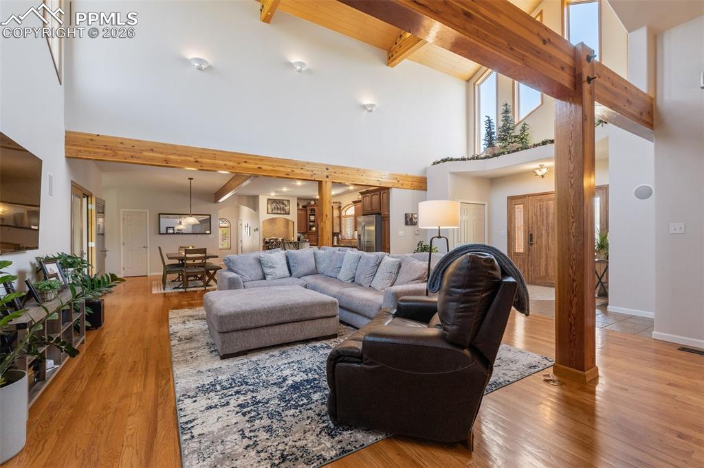 Image 2 of 50: Living Room