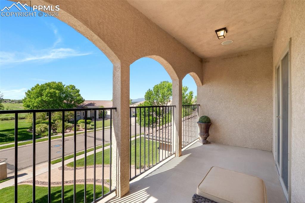 Image 28 of 50: Balcony