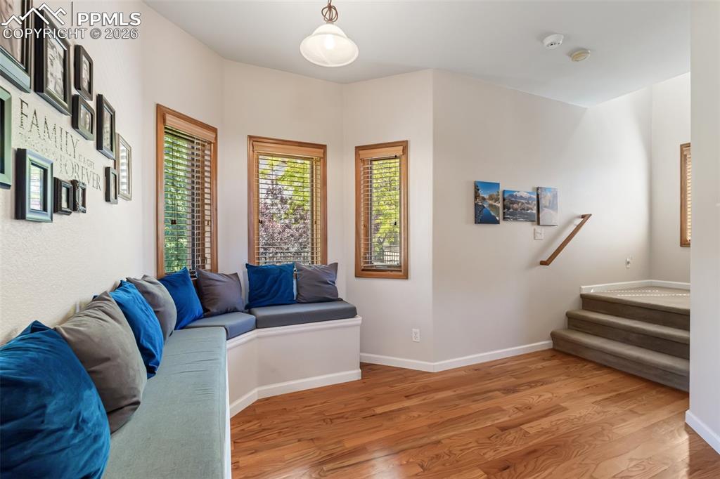 Image 37 of 50: Living Room