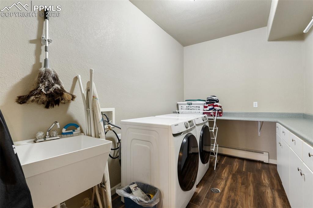 Image 44 of 50: Laundry