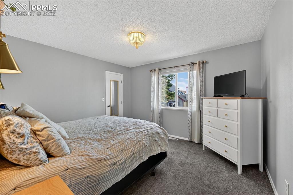 Image 12 of 31: Bedroom