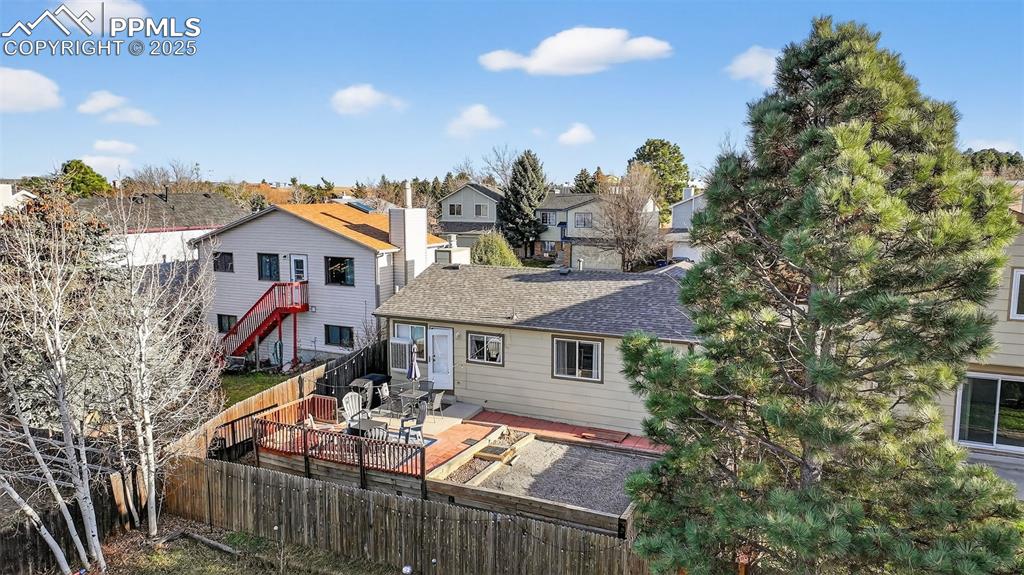 Image 30 of 31: Back of Structure