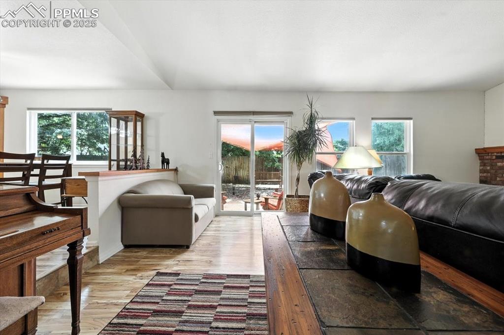 Image 16 of 31: Living Room