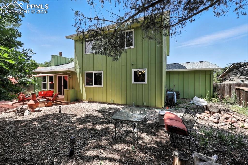 Image 29 of 31: Back of Structure