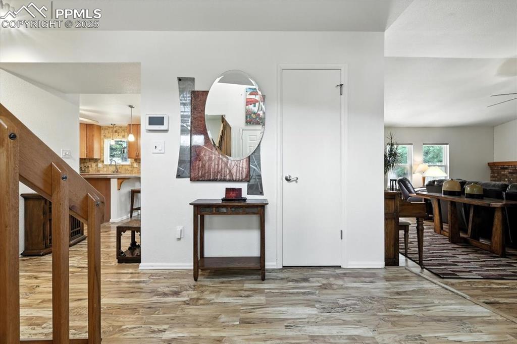 Image 4 of 31: Entry