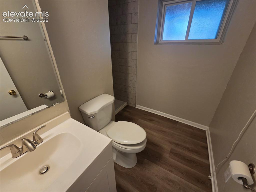 Image 13 of 17: Bathroom