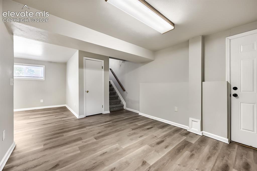 Image 18 of 31: Family Room