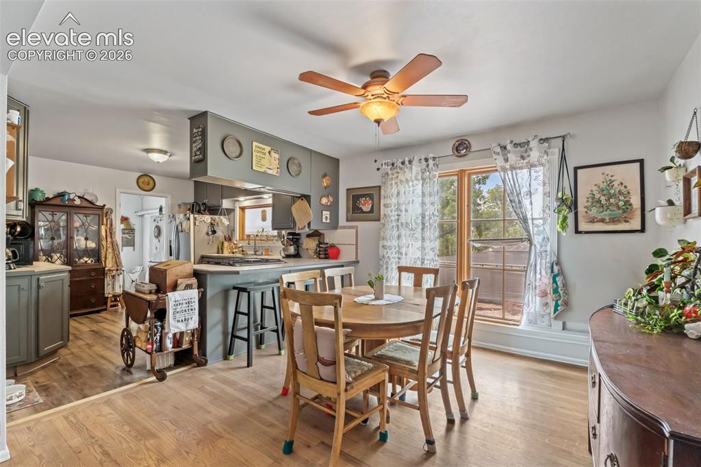 Image 10 of 39: Dining Area