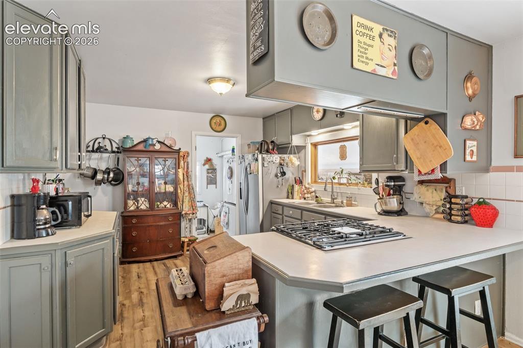 Image 12 of 39: Kitchen