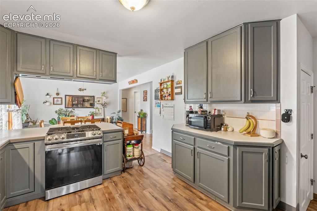 Image 14 of 39: Kitchen