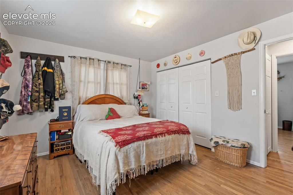 Image 19 of 39: Bedroom