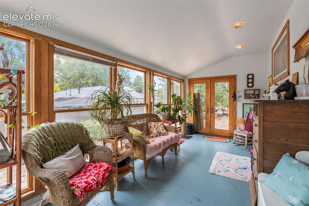 Image 34 of 39: Sun Room