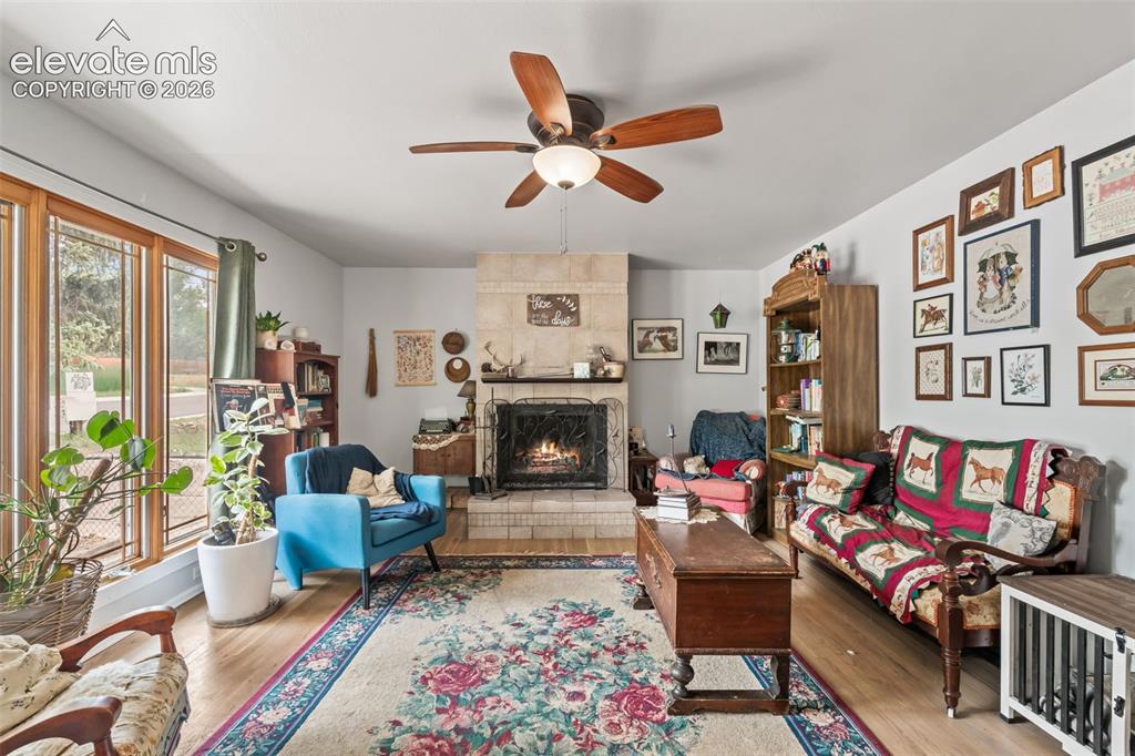Image 6 of 39: Living Room