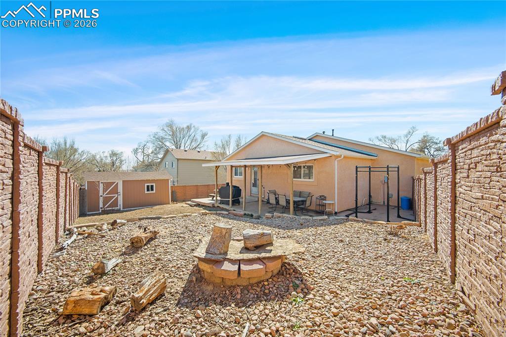 Image 15 of 33: Back of Structure