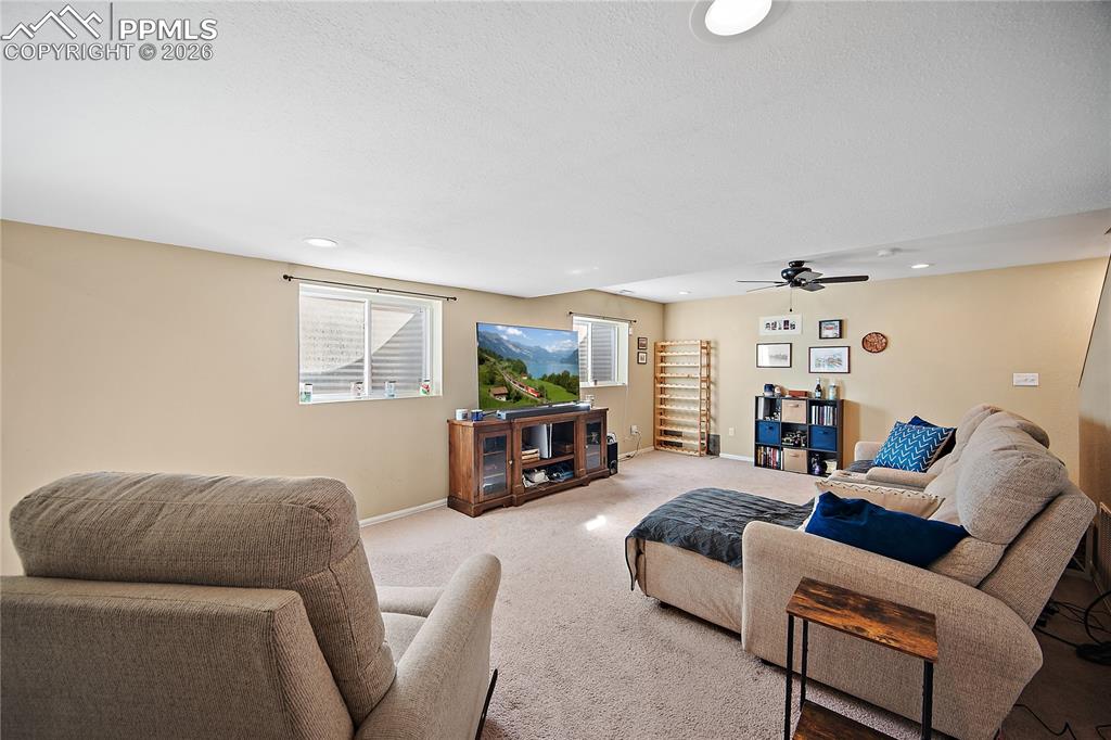 Image 19 of 33: Living Room