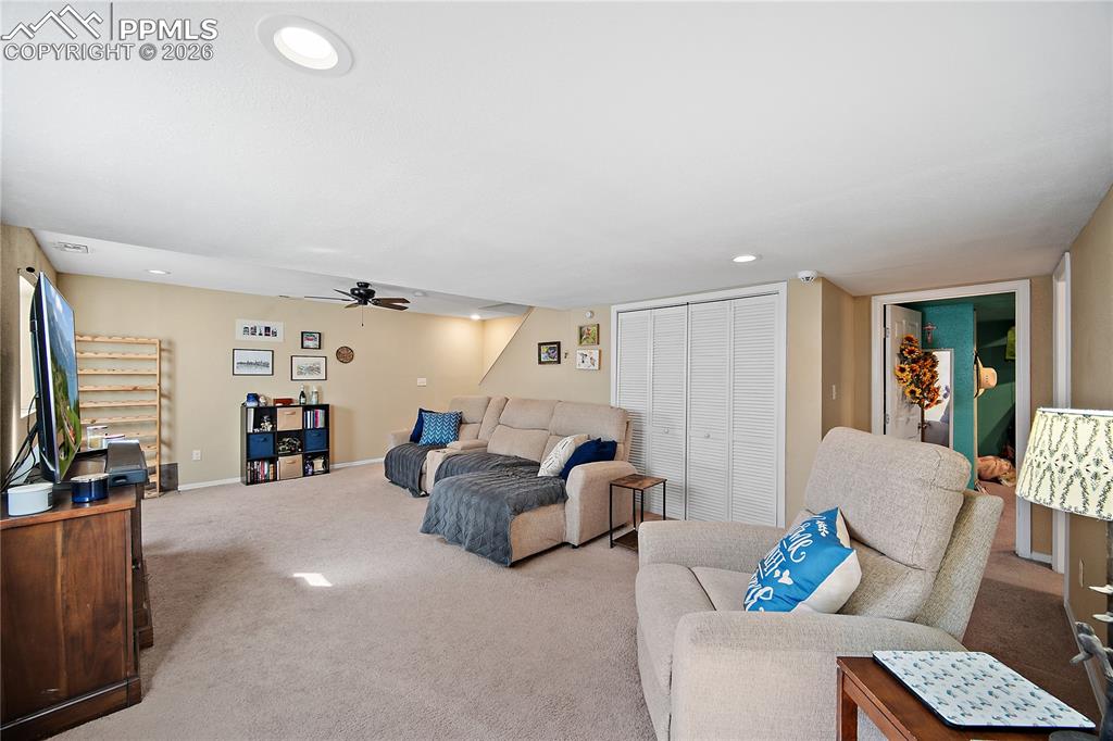 Image 21 of 33: Living Room