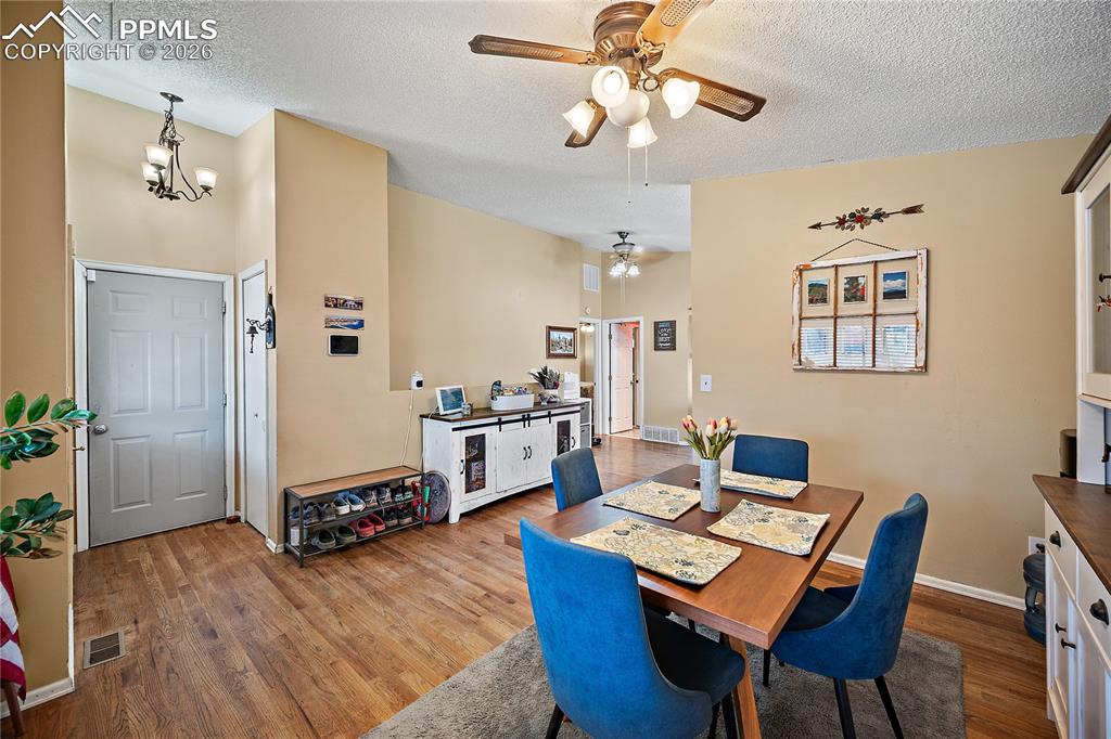 Image 4 of 33: or living room