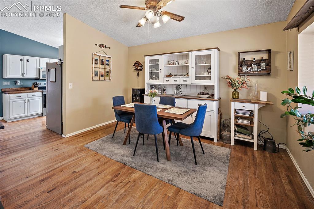 Image 5 of 33: or living room