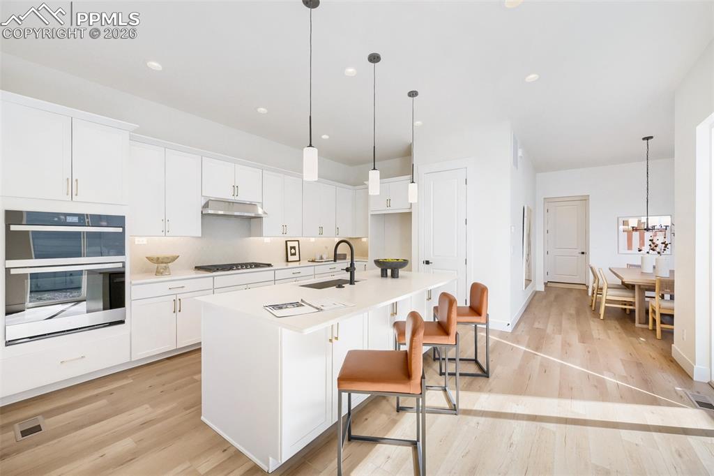 Image 6 of 19: Kitchen