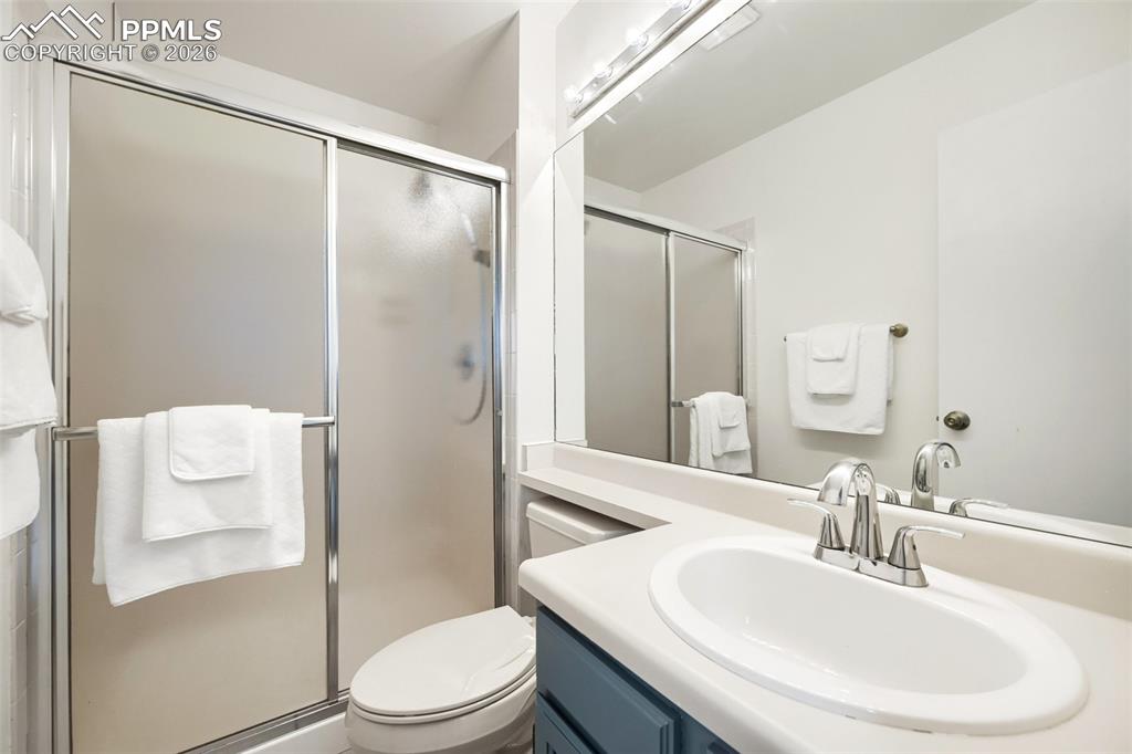 Image 21 of 26: Bathroom