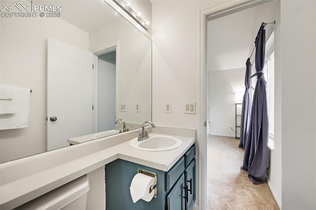 Image 22 of 26: Bathroom