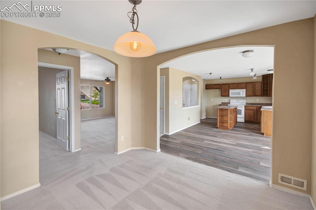 Image 17 of 31: Living Room