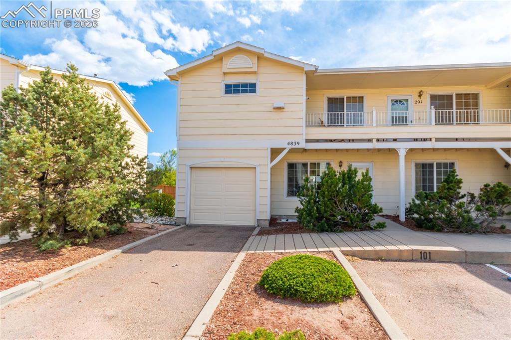 Image 2 of 31: Front of Structure