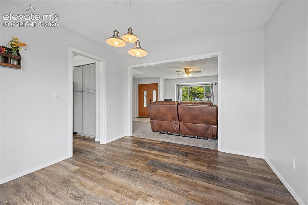 Image 13 of 44: Dining Area