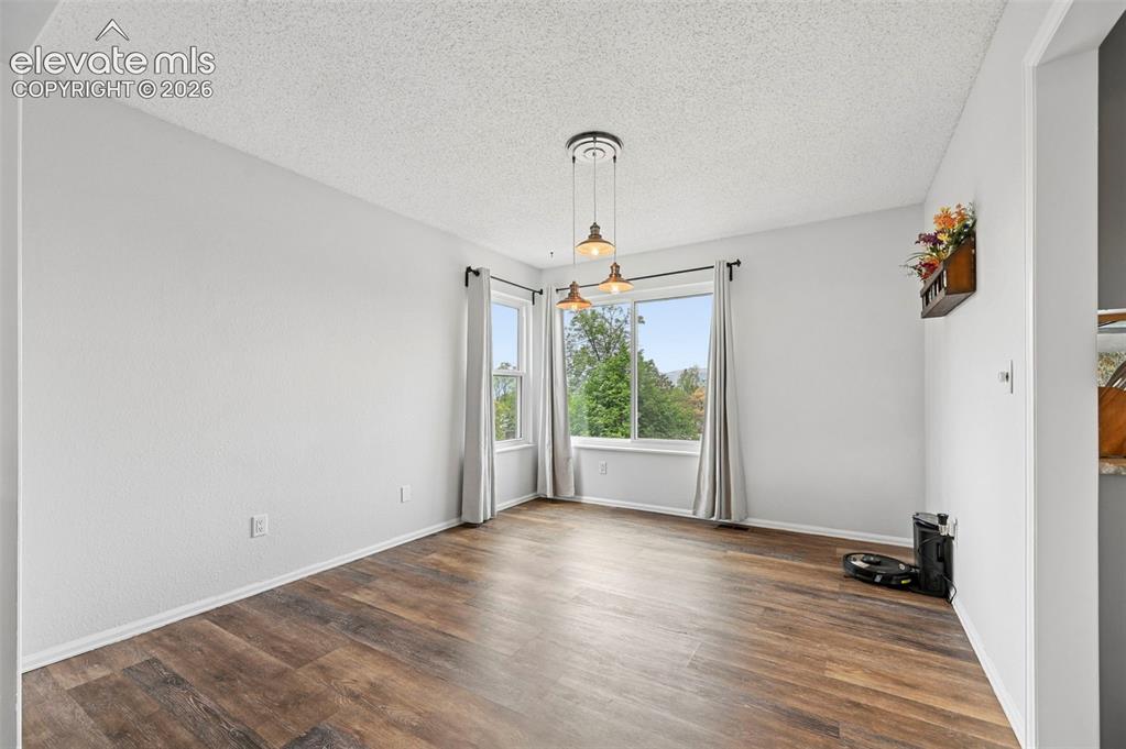 Image 15 of 44: Dining Room