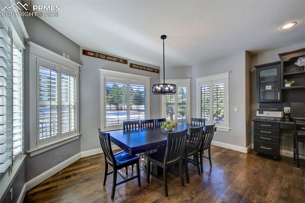 Image 5 of 47: Kitchen