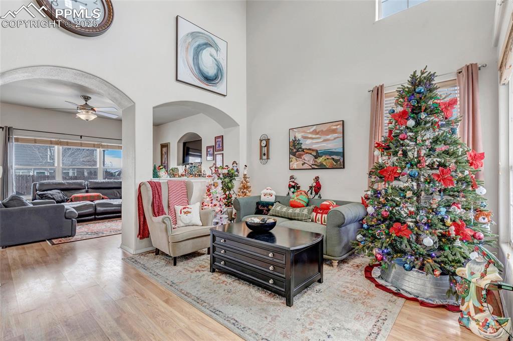 Image 11 of 45: Living Room