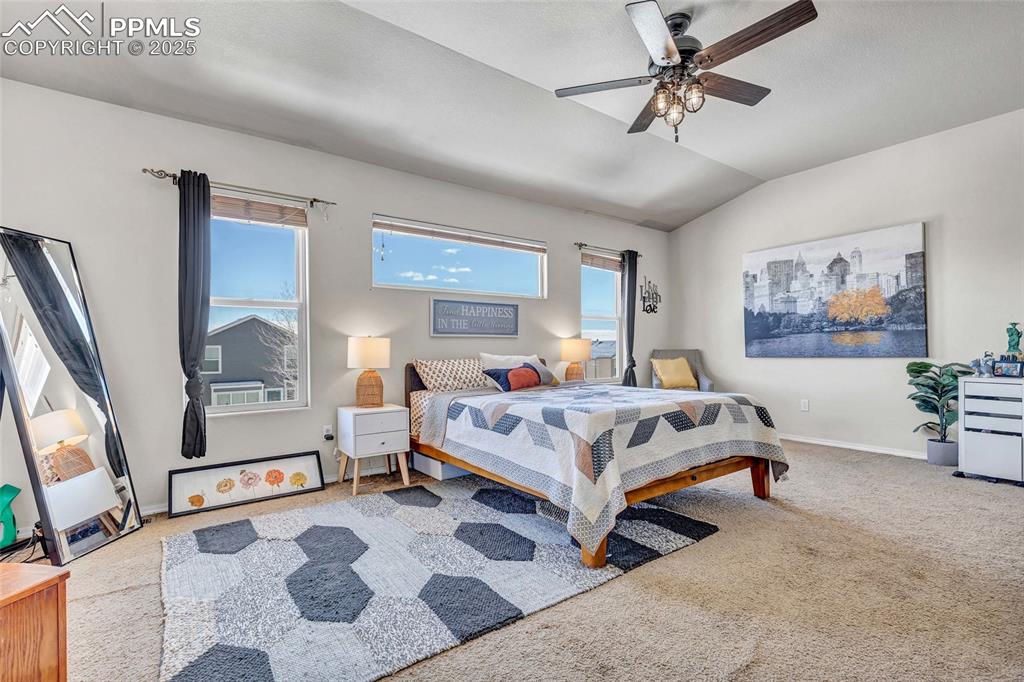 Image 21 of 45: Bedroom