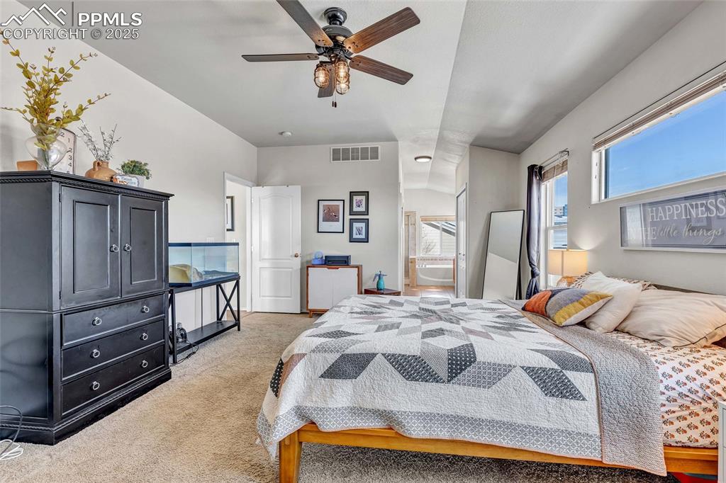 Image 23 of 45: Bedroom