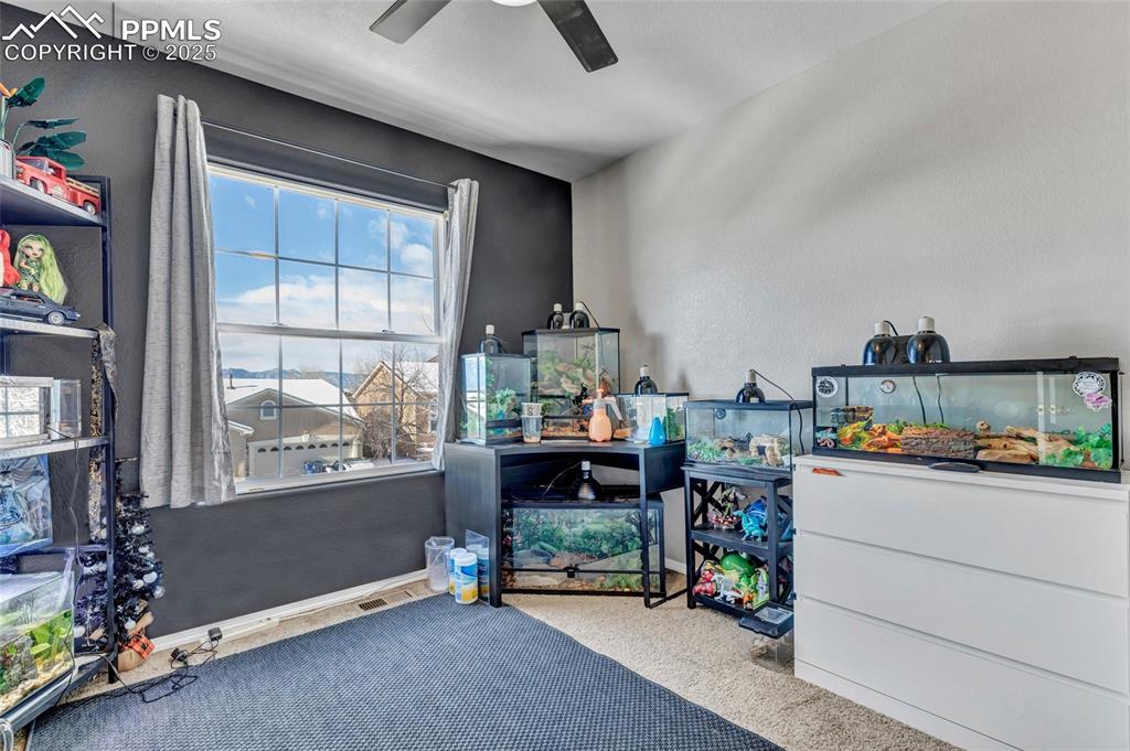 Image 28 of 45: Office